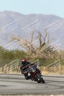 media/Dec-01-2025-Moto Forza (Mon) [[2daa91e15f]]/2-Intermediate Group/Session 3 (Turn 3)/